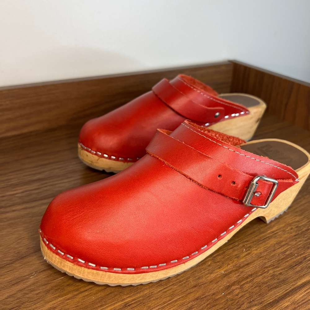 MIA Swedish ALMA Red Leather Clogs size 7